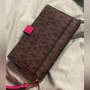 Micheal kors wristlet